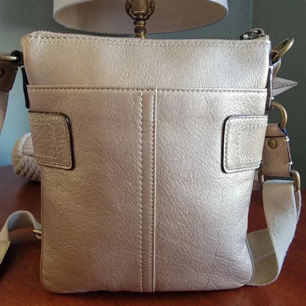 Coach Soho Swingpack 41276 Champagne Gold Leather Crossbody Bag Y2K